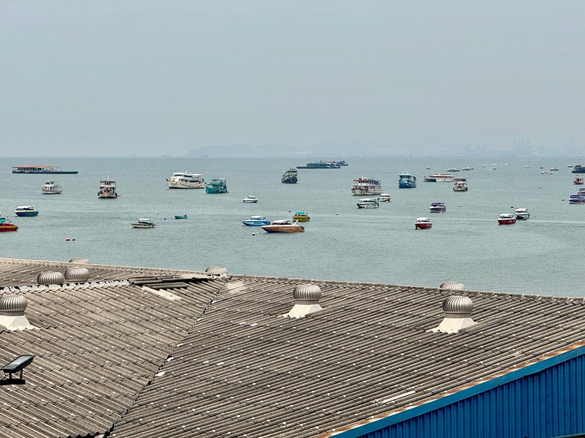 Pumpui Place Pattaya Exteriör bild