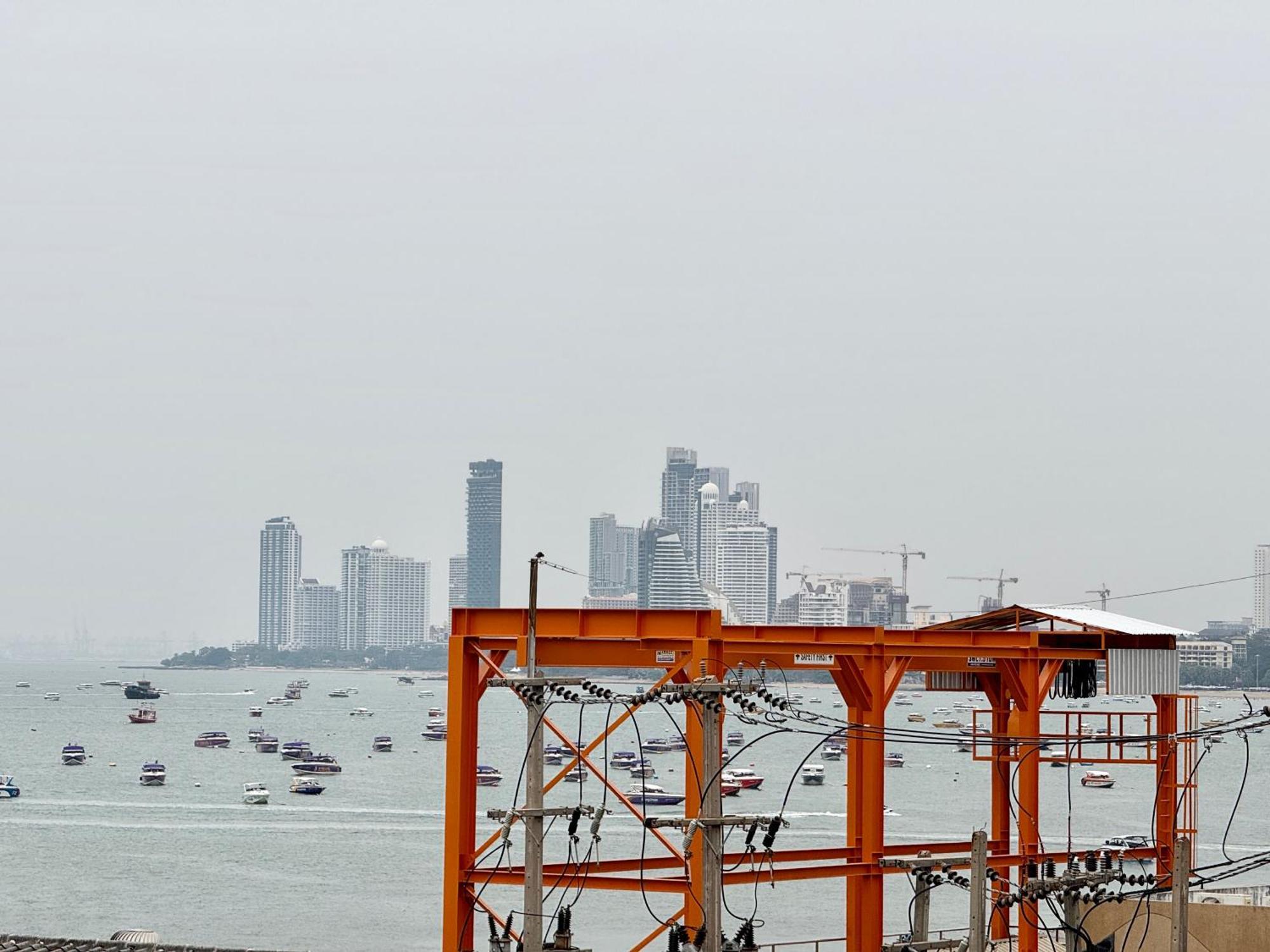 Pumpui Place Pattaya Exteriör bild